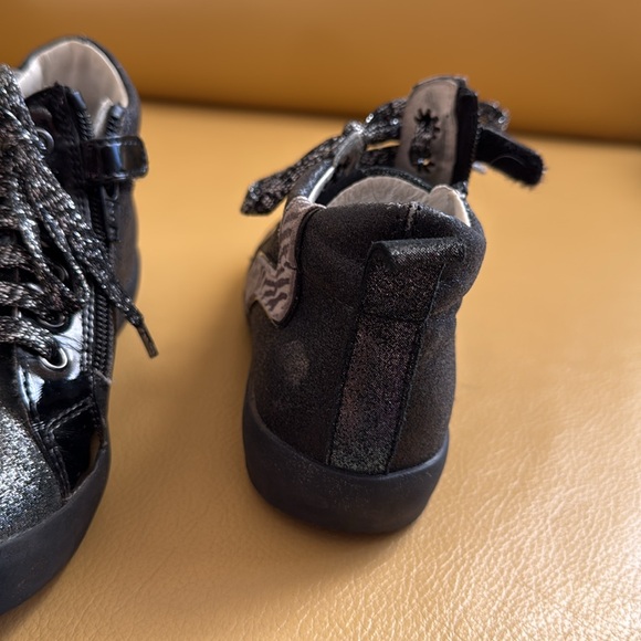 Shoes - Picture 8 of 8